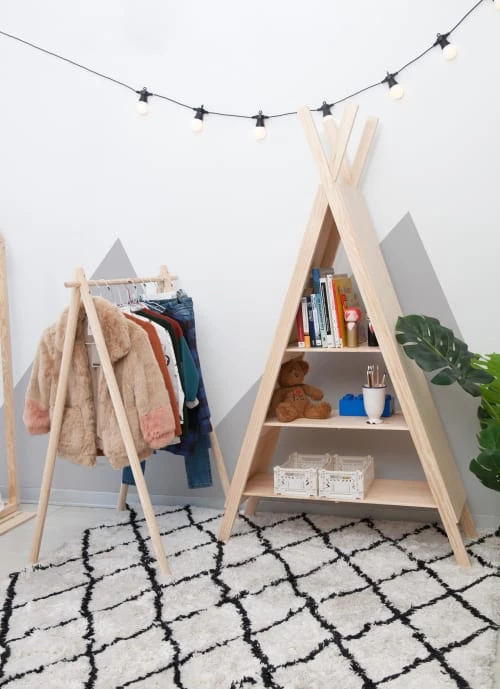 RNT By Really Nice Things Bibliothèques Et étagères Enfant Étagère Bibliothèque En Pin Massif Couleur Naturel Forme De Tipi 4 RNT By Really Nice Things Bibliothèques Et étagères Enfant Étagère Bibliothèque En Pin Massif Couleur Naturel Forme De Tipi – Image 2