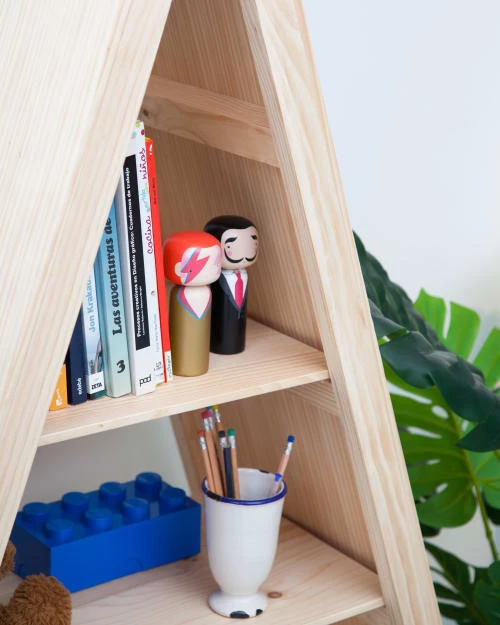 RNT By Really Nice Things Bibliothèques Et étagères Enfant Étagère Bibliothèque En Pin Massif Couleur Naturel Forme De Tipi 7 RNT By Really Nice Things Bibliothèques Et étagères Enfant Étagère Bibliothèque En Pin Massif Couleur Naturel Forme De Tipi – Image 5