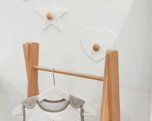 AT4 Bibliothèques Et étagères Enfant Patère En Bois Coeur 4 AT4 Bibliothèques Et étagères Enfant Patère En Bois Coeur – Image 2